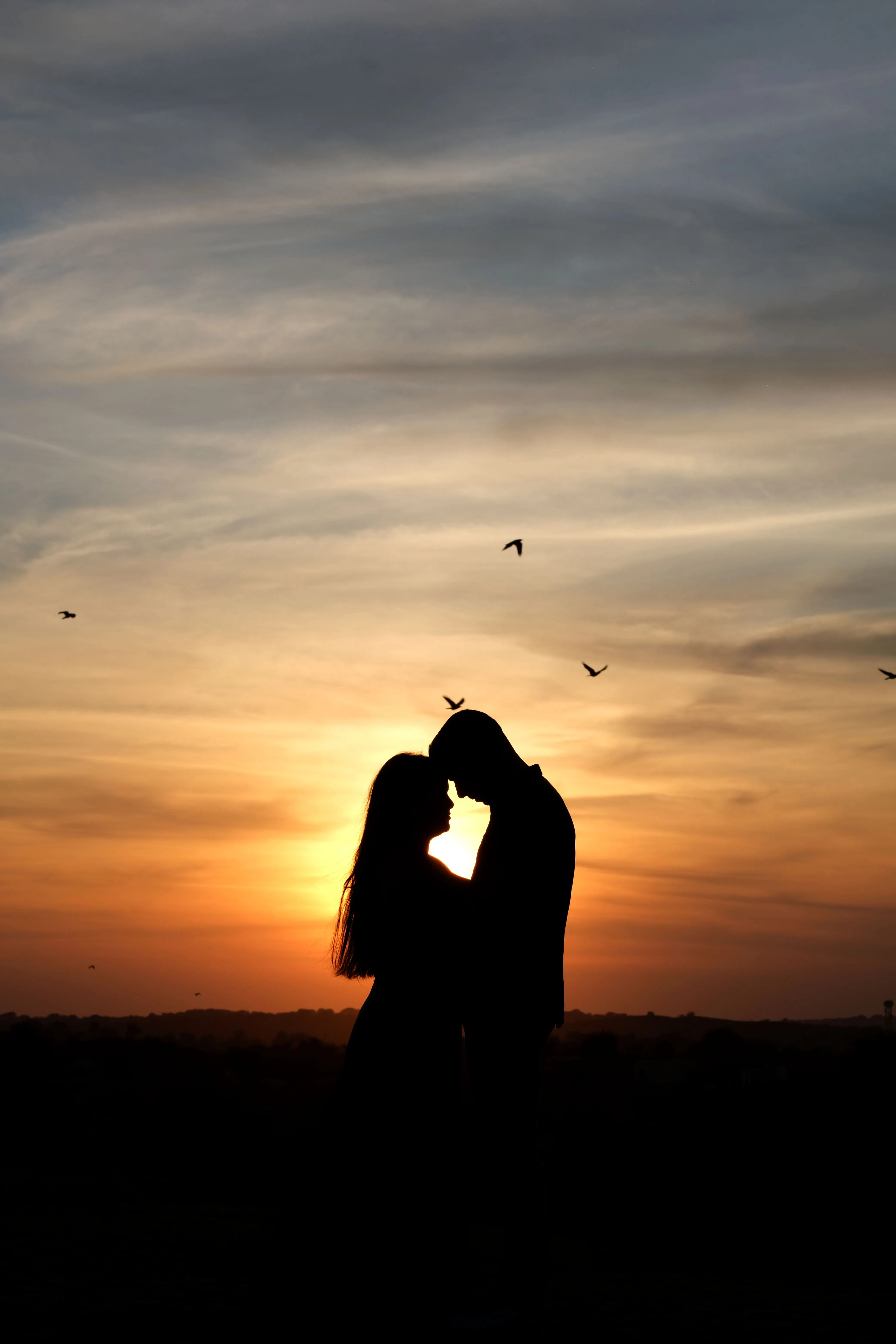 Pre Wedding Couple Pose Inspiration - Sunset Silhouette